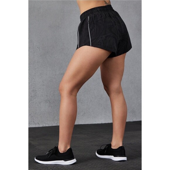 NWT Fabletics Women's Black Full Speed Mid-Rise Shorts Reflective Pockets XL - Picture 3 of 10